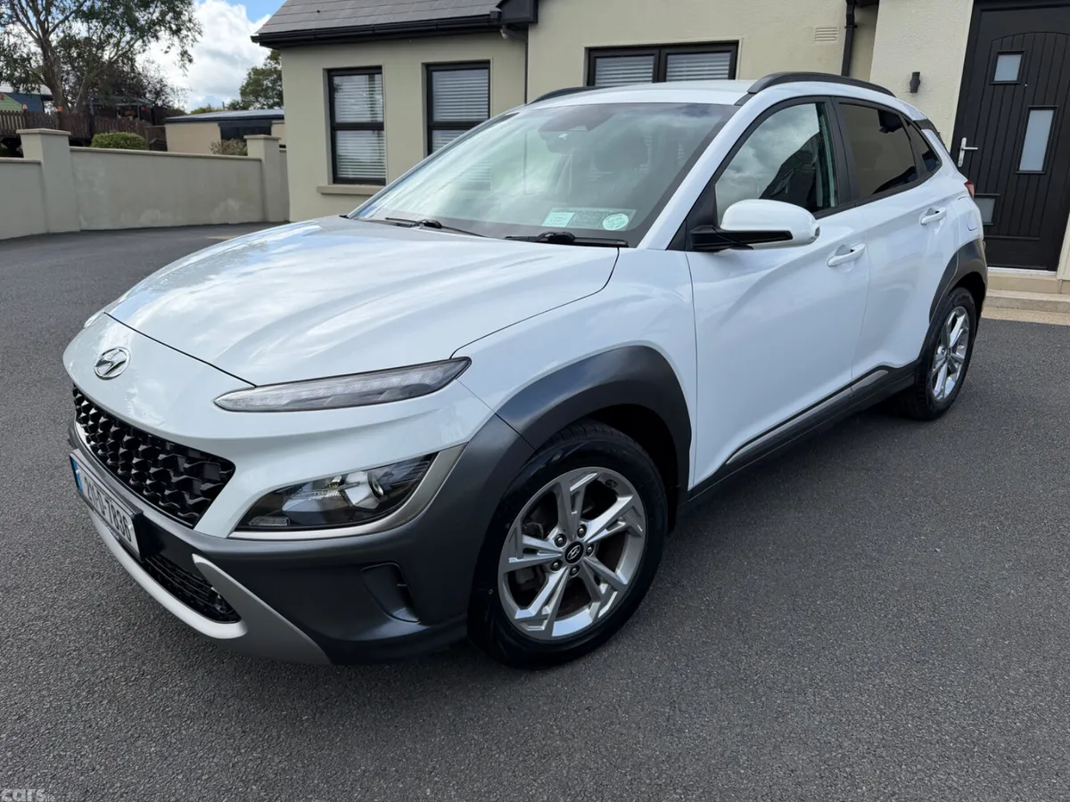 Hyundai KONA MPV, Petrol, 2021, White
