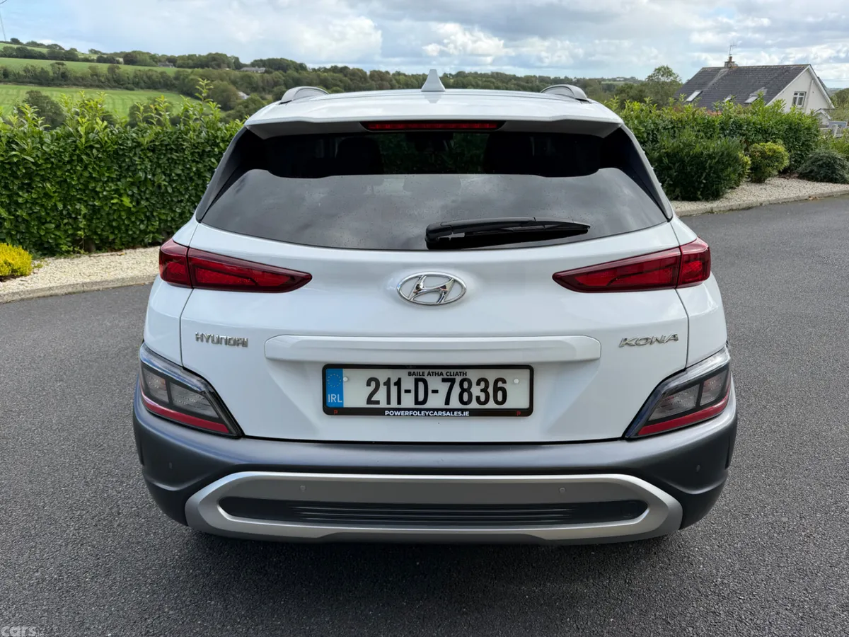 Hyundai KONA MPV, Petrol, 2021, White