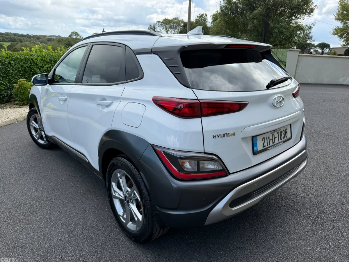 Hyundai KONA MPV, Petrol, 2021, White