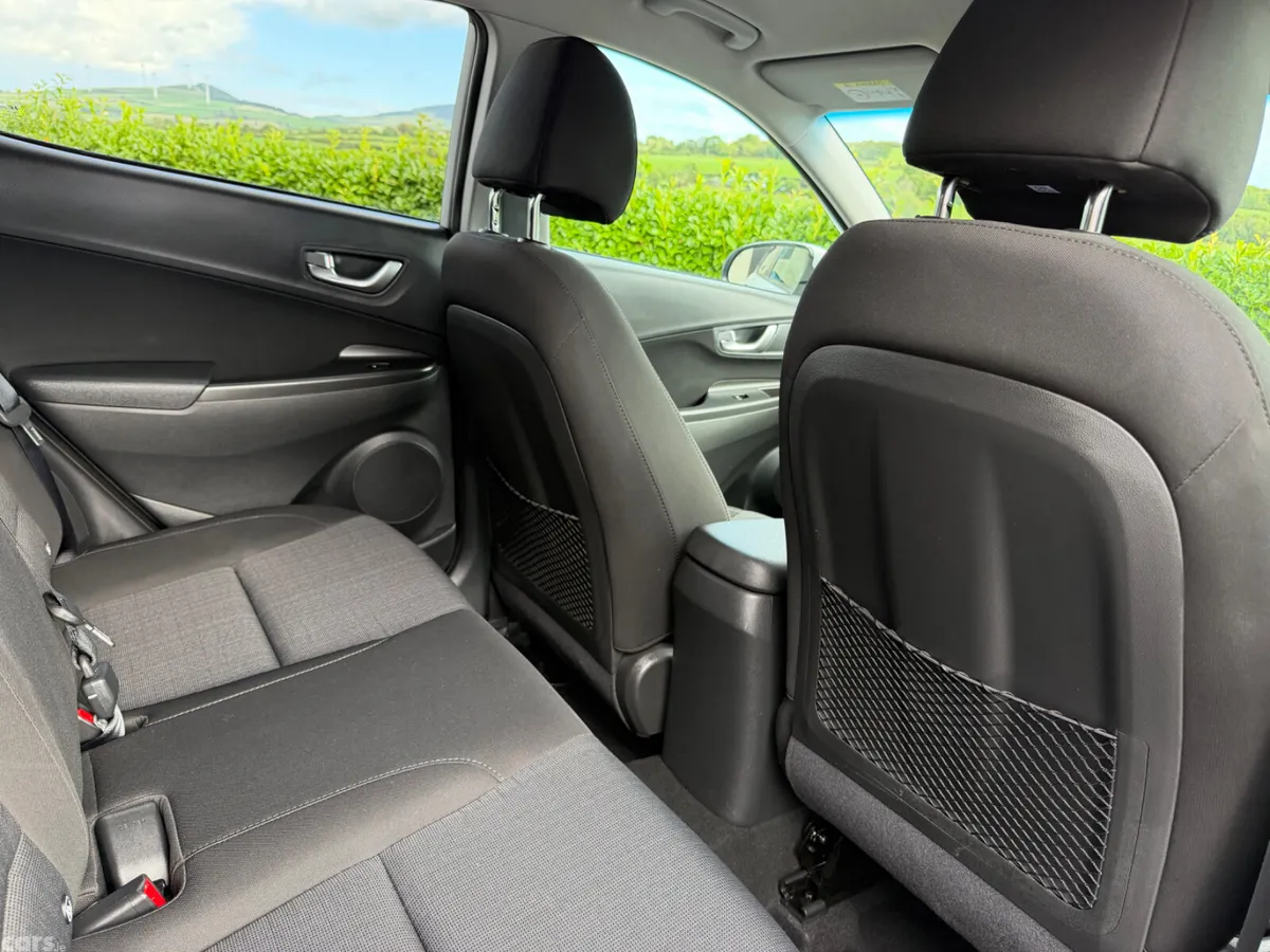 Hyundai KONA MPV, Petrol, 2021, White