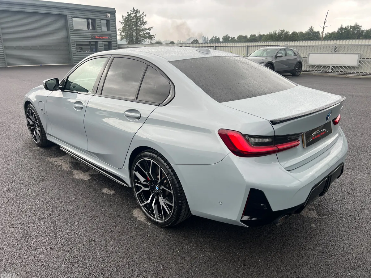 BMW 3-Series Saloon, Petrol Hybrid, 2023, Grey