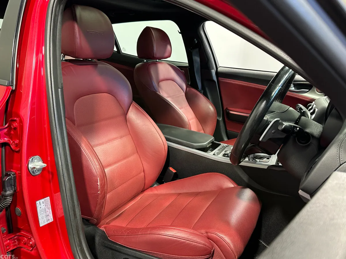 Kia Stinger Hatchback, Diesel, 2019, Red