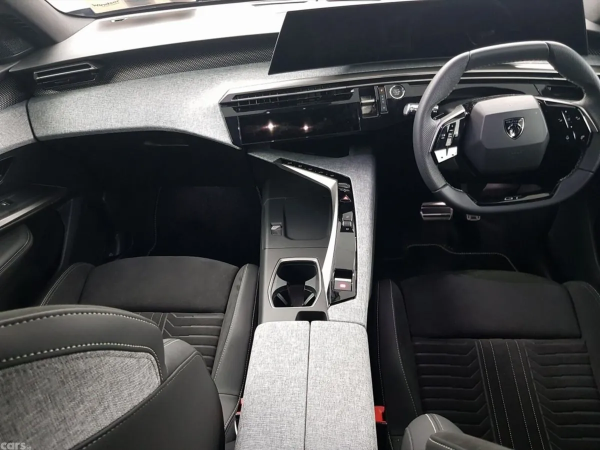 Peugeot 3008 MPV, Petrol, 2026, Grey
