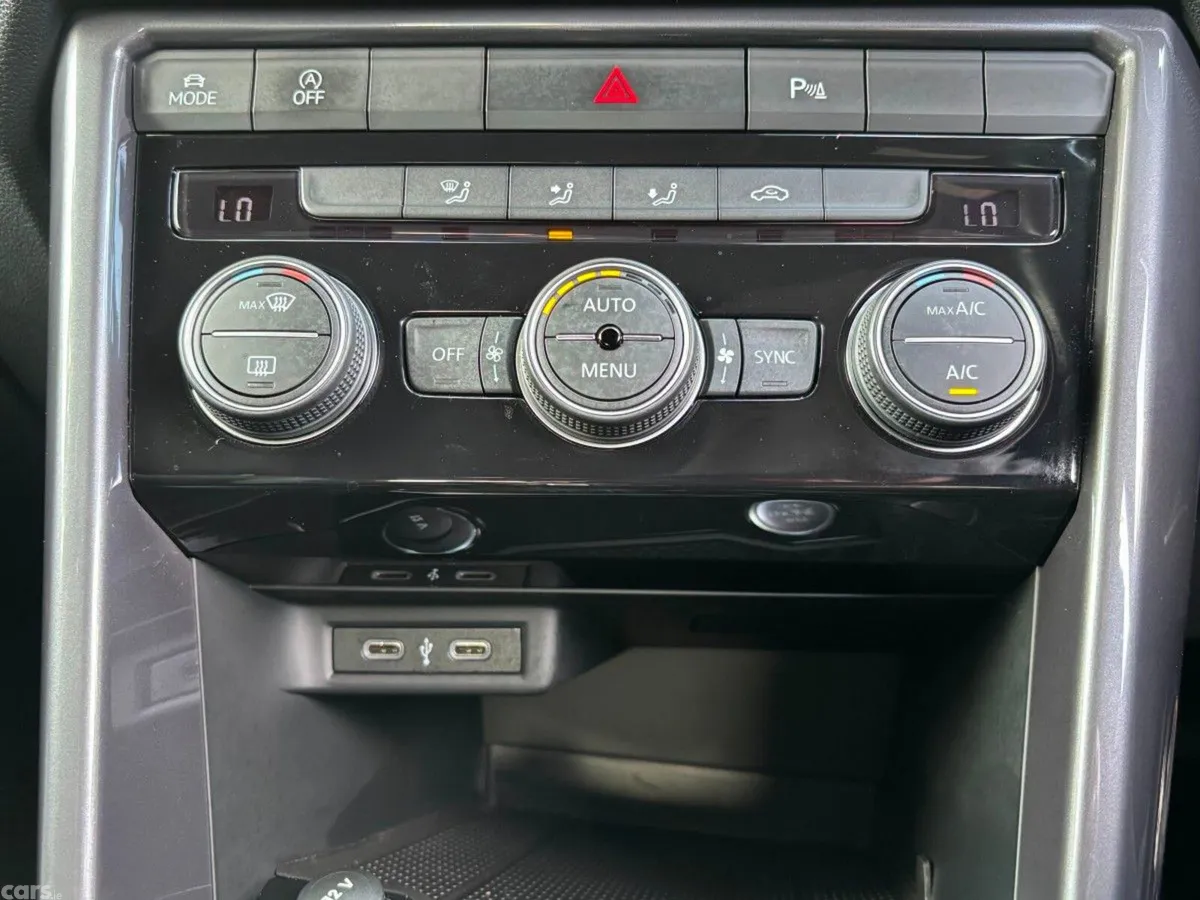 Volkswagen T-Roc SUV, Diesel, 2022, White