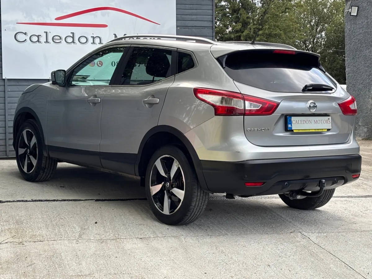Nissan Qashqai SUV, Diesel, 2017, Silver