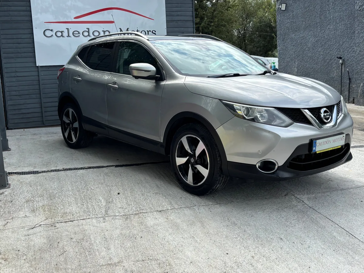 Nissan Qashqai SUV, Diesel, 2017, Silver