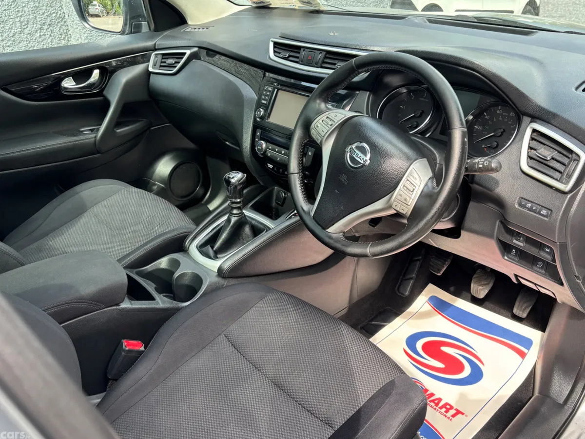 Nissan Qashqai SUV, Diesel, 2017, Silver