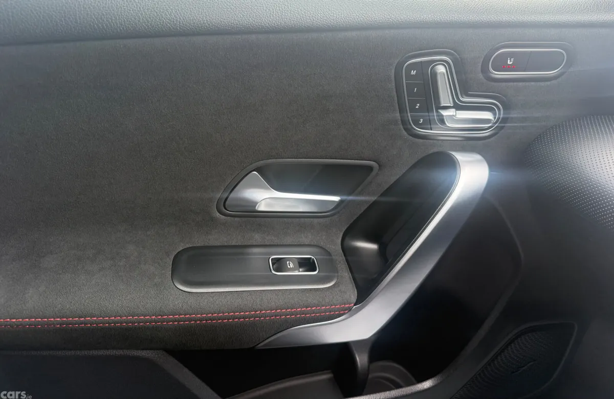 Mercedes-Benz A-Class Hatchback, Diesel, 2019, Silver