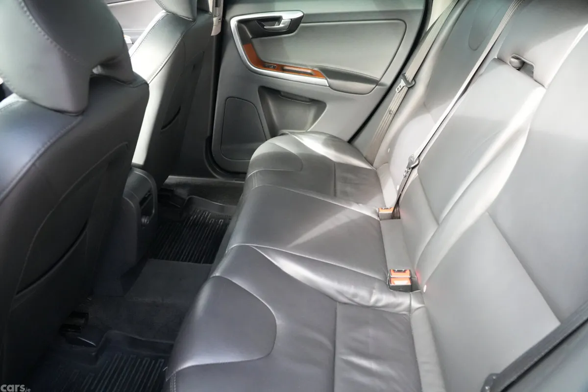 Volvo XC60 SUV, Diesel, 2017, Black