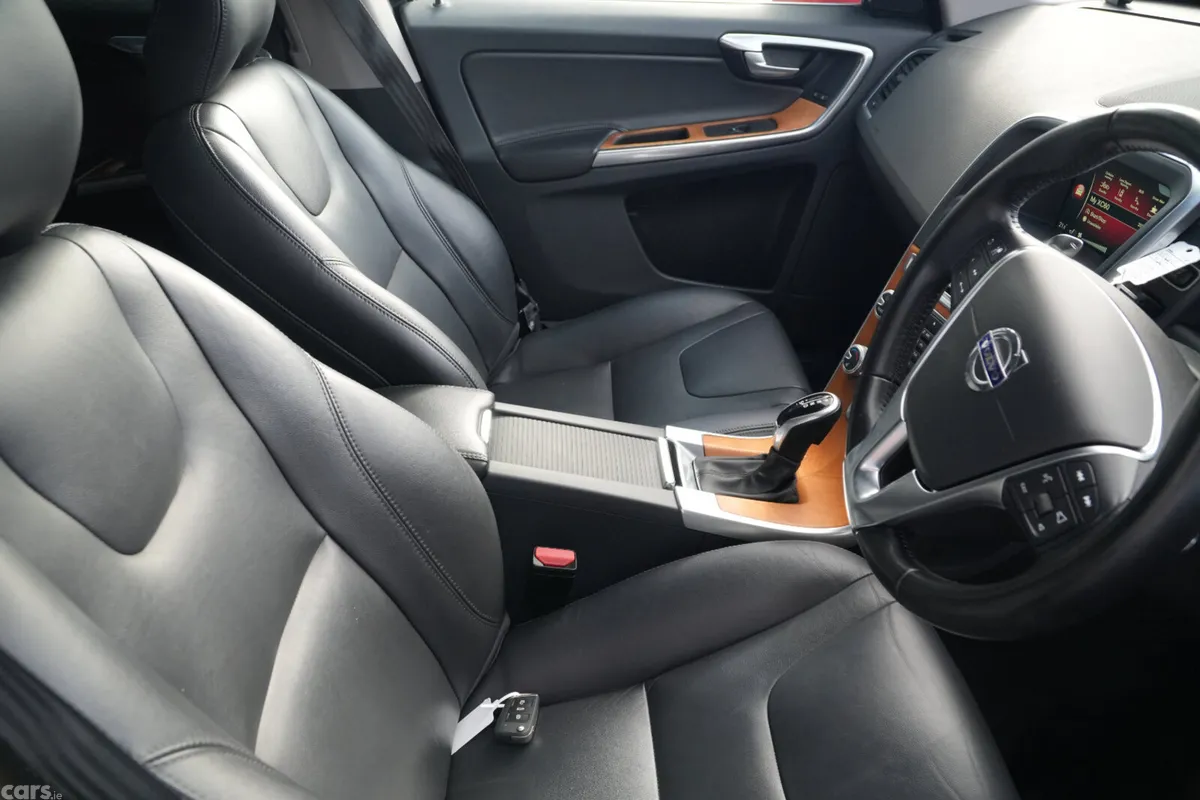Volvo XC60 SUV, Diesel, 2017, Black