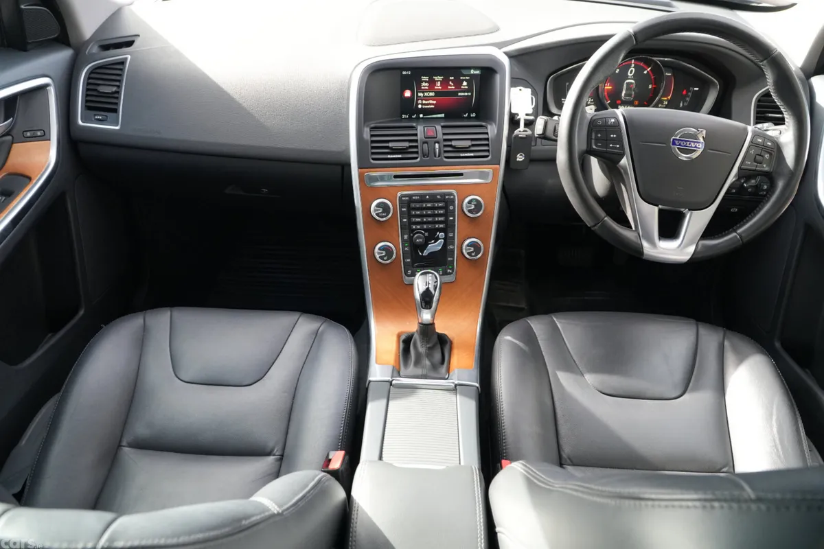 Volvo XC60 SUV, Diesel, 2017, Black