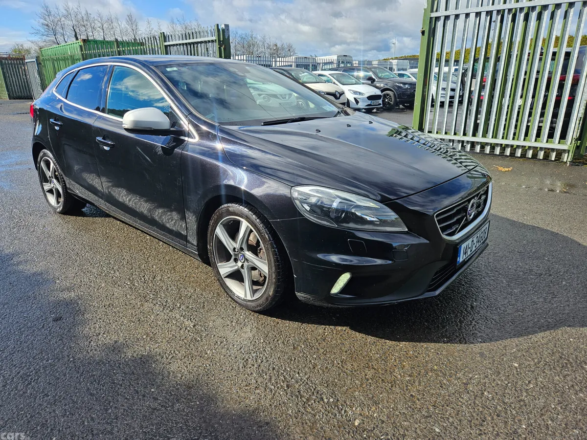 Volvo V40 Hatchback, Diesel, 2014, Black