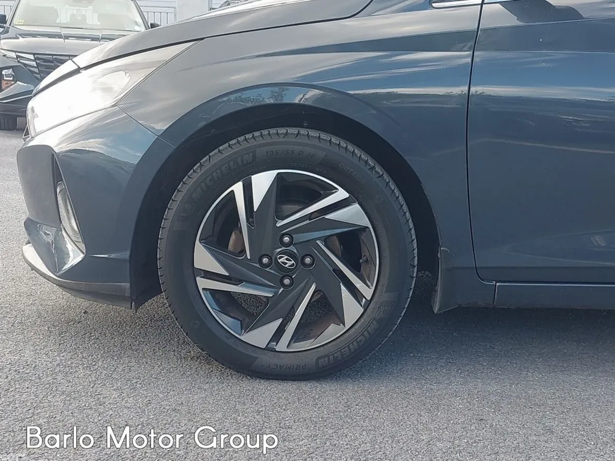 Hyundai i20 Hatchback, Petrol, 2023, Grey