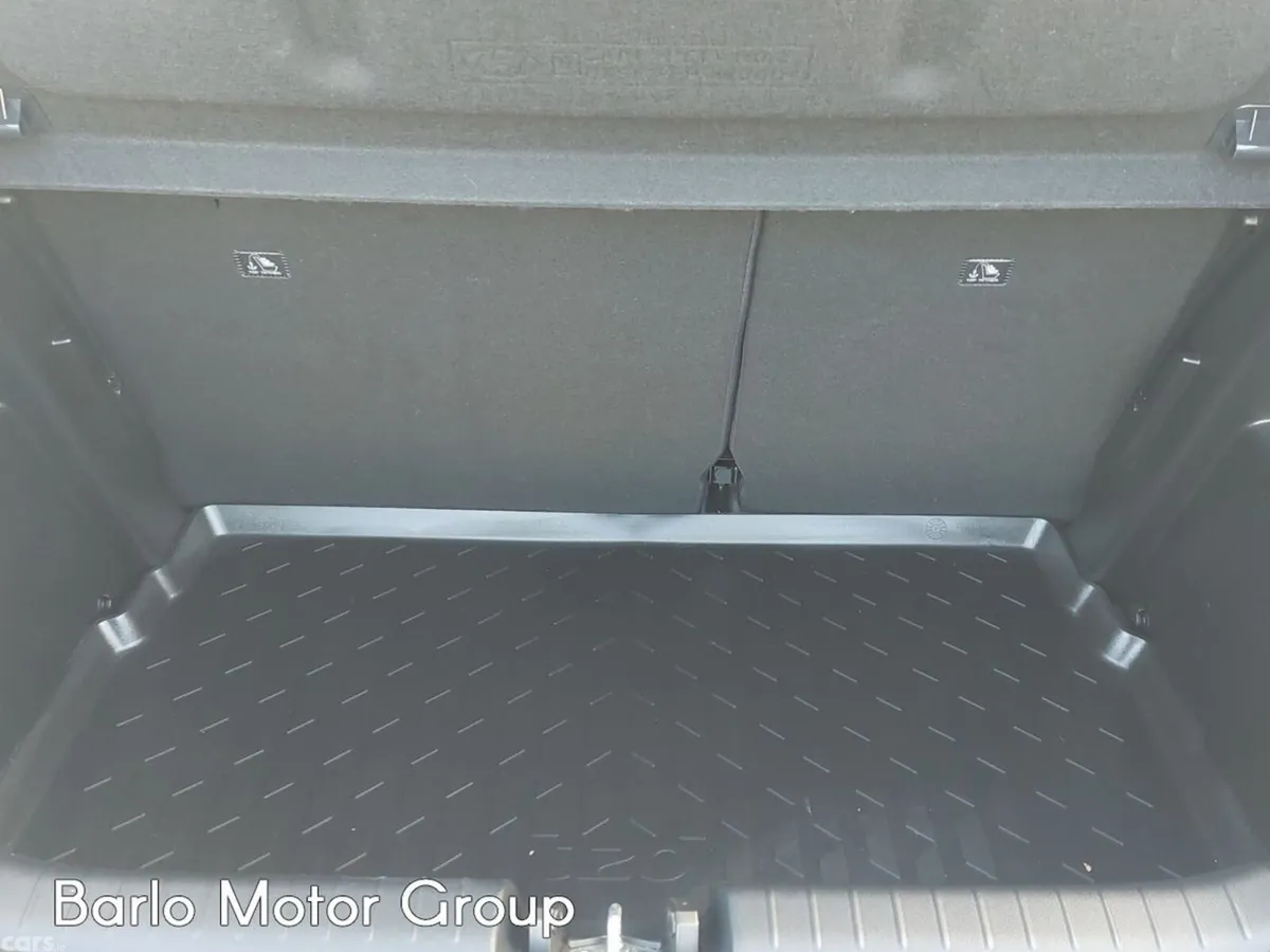 Hyundai i20 Hatchback, Petrol, 2023, Grey