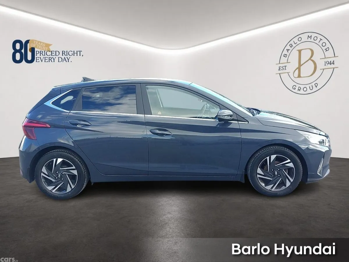 Hyundai i20 Hatchback, Petrol, 2023, Grey