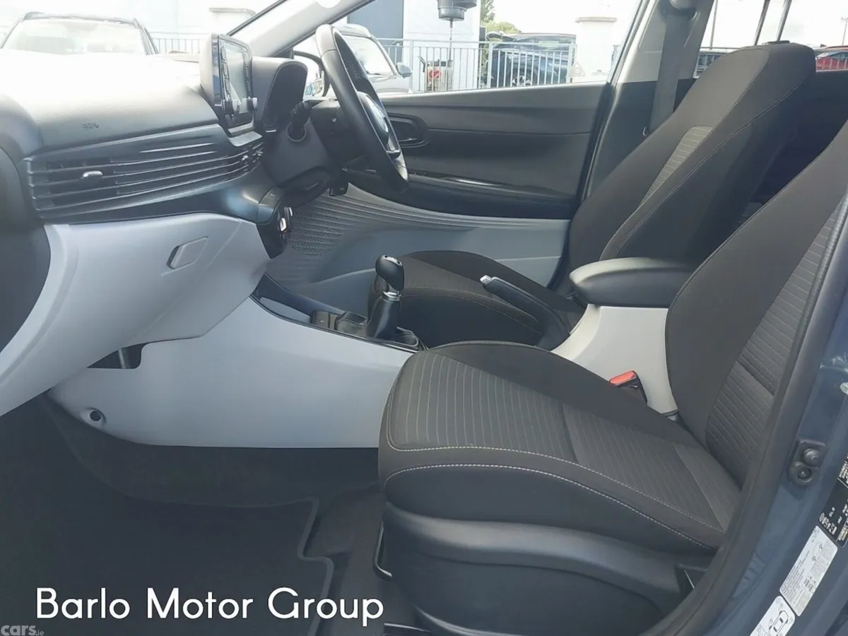 Hyundai i20 Hatchback, Petrol, 2023, Grey