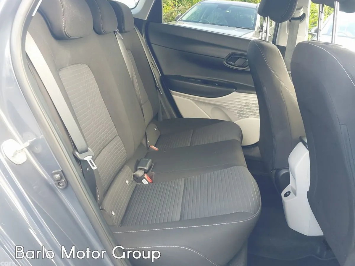 Hyundai i20 Hatchback, Petrol, 2023, Grey
