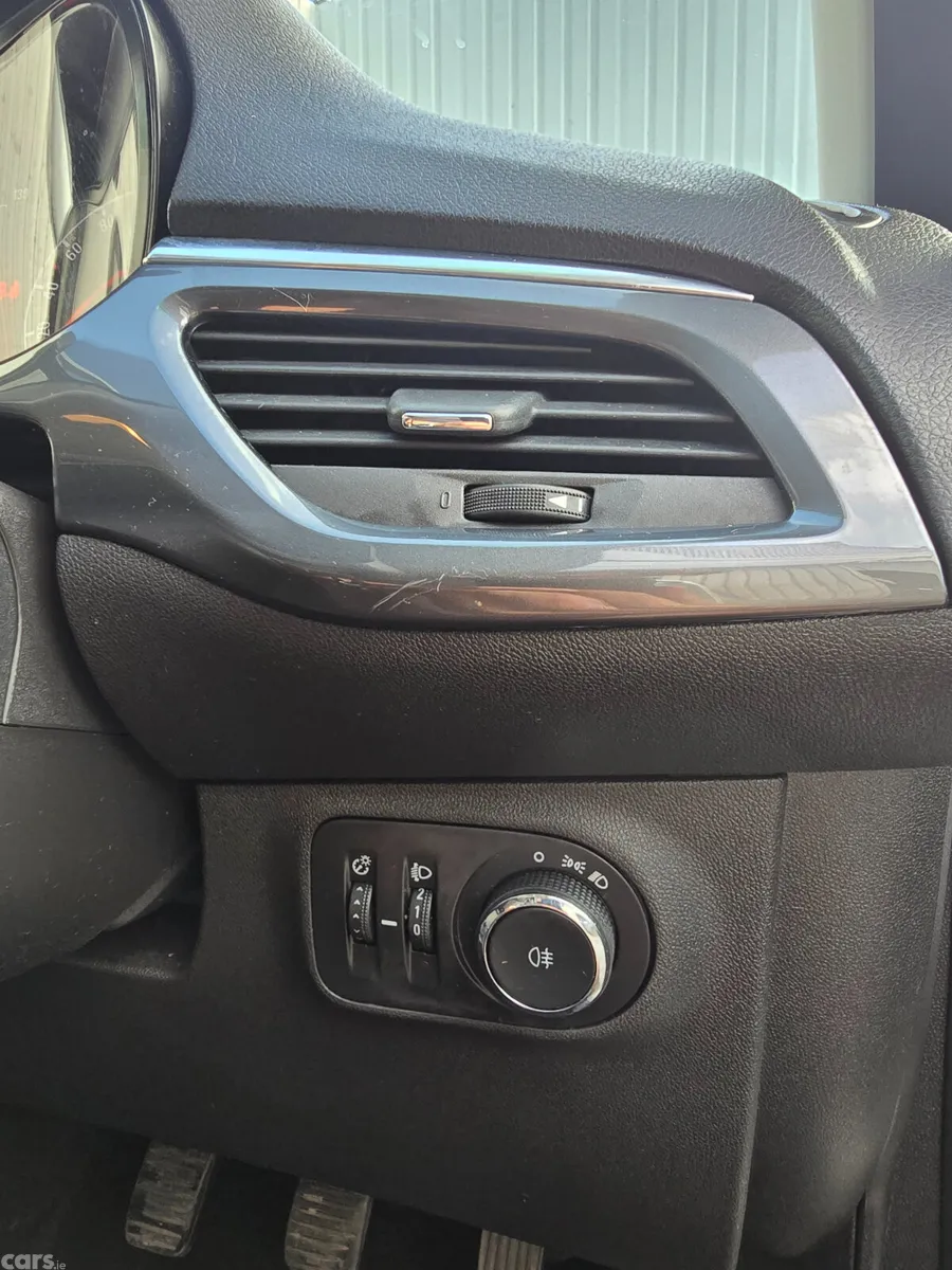 Opel Corsa Hatchback, Petrol, 2019, White