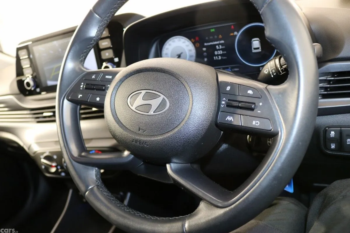 Hyundai i20 Hatchback, Petrol, 2024, White