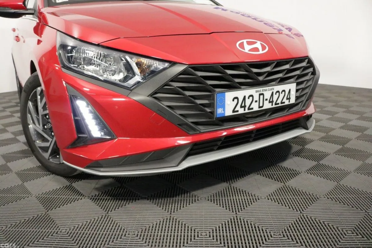 Hyundai i20 Hatchback, Petrol, 2024, Red