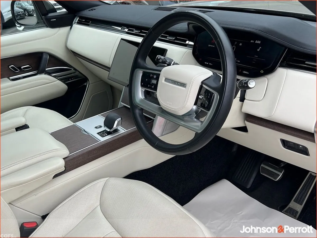 Land Rover Range Rover SUV, Petrol Plug-in Hybrid, 2024, Yellow