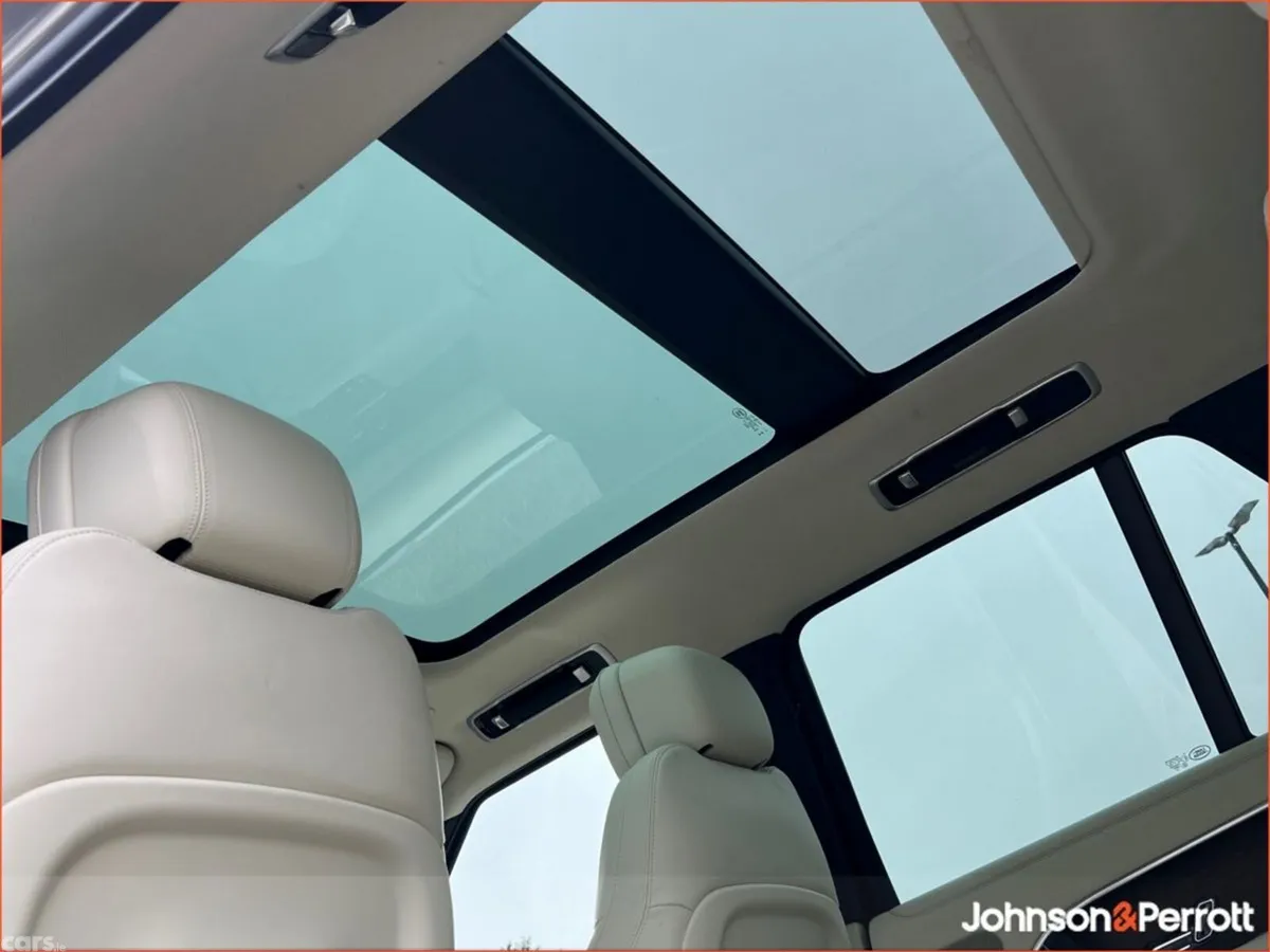 Land Rover Range Rover SUV, Petrol Plug-in Hybrid, 2024, Yellow