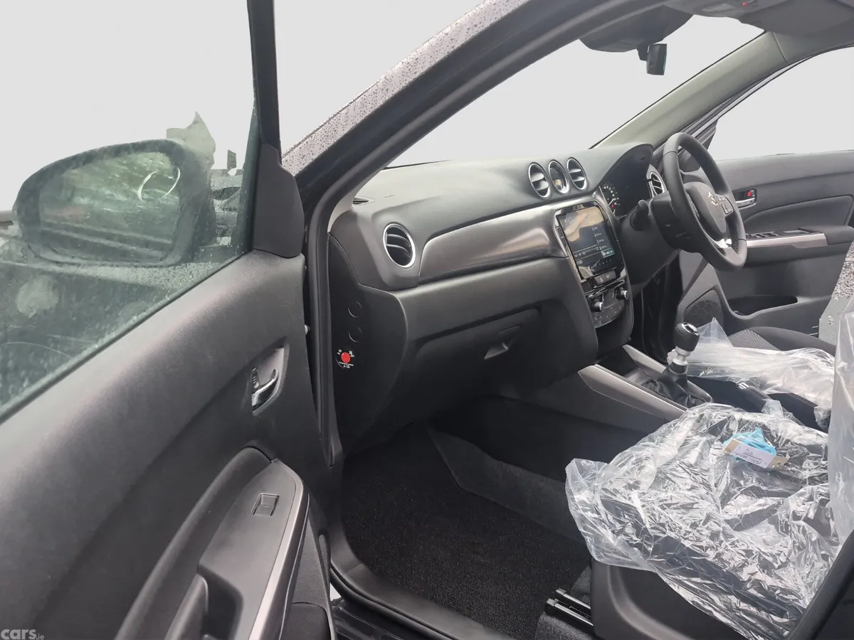 Suzuki Vitara SUV, Petrol Hybrid, 2026, Black
