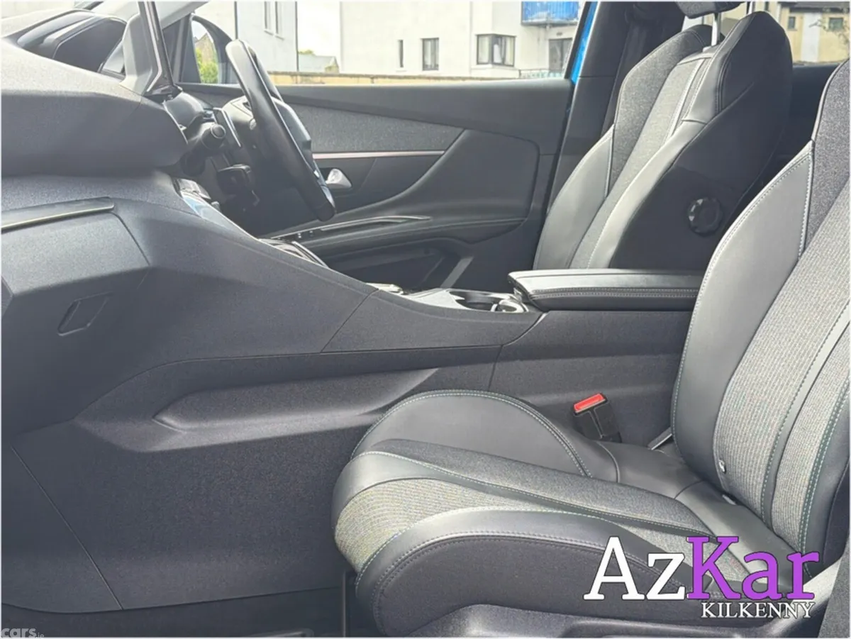 Peugeot 3008 SUV, Petrol Plug-in Hybrid, 2021, Blue