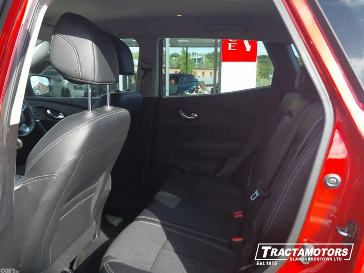 Renault Kadjar SUV, Petrol, 2017, Red