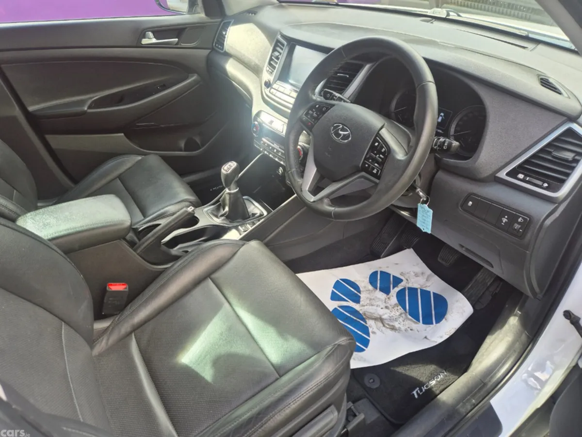 Hyundai Tucson MPV, Diesel, 2017, White