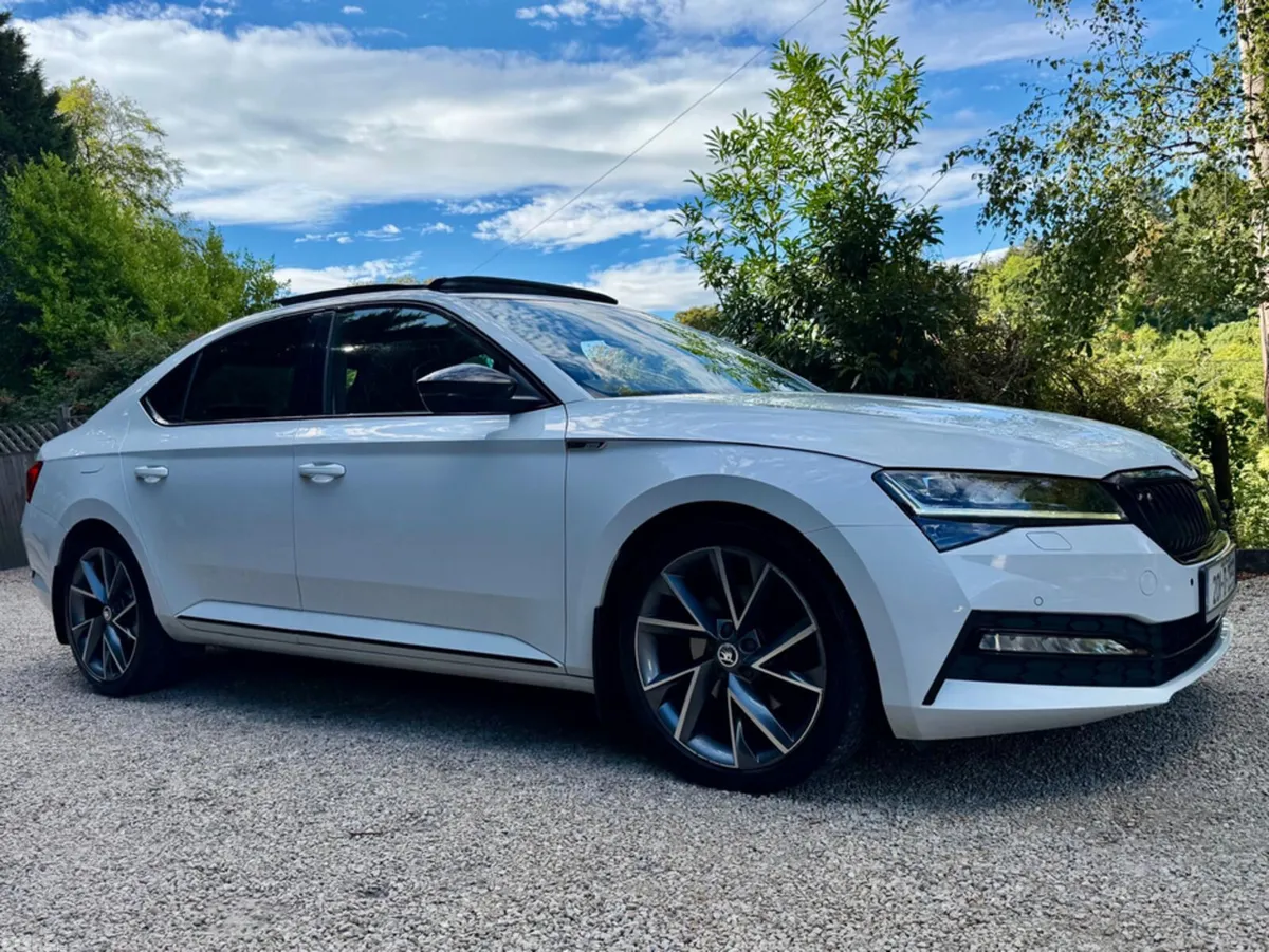 Skoda Superb Hatchback, Diesel, 2020, White