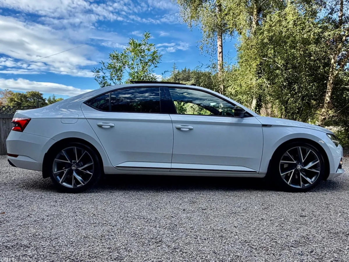 Skoda Superb Hatchback, Diesel, 2020, White
