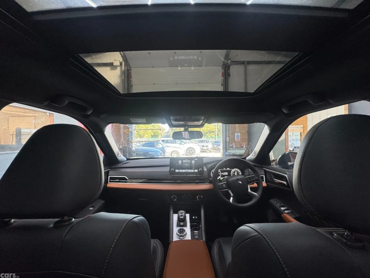 Mitsubishi Outlander SUV, Petrol Plug-in Hybrid, 2024, Black
