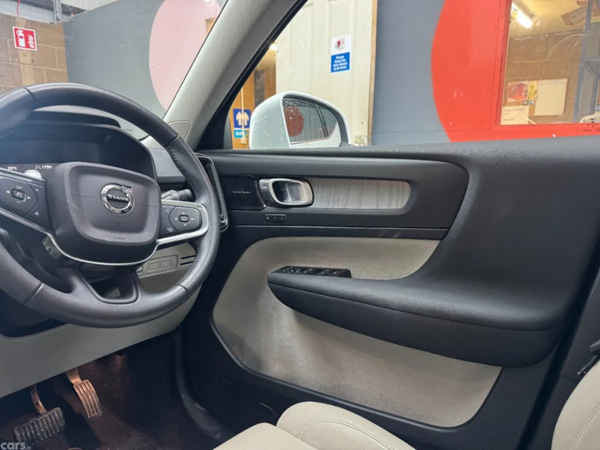 Volvo XC40 SUV, Petrol, 2021, White