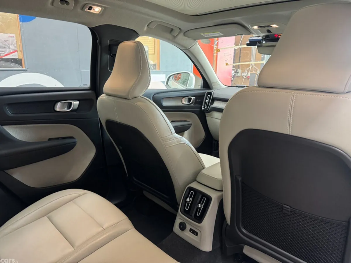 Volvo XC40 SUV, Petrol, 2021, White