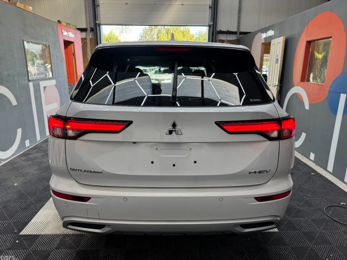 Mitsubishi Outlander SUV, Petrol Plug-in Hybrid, 2024, White