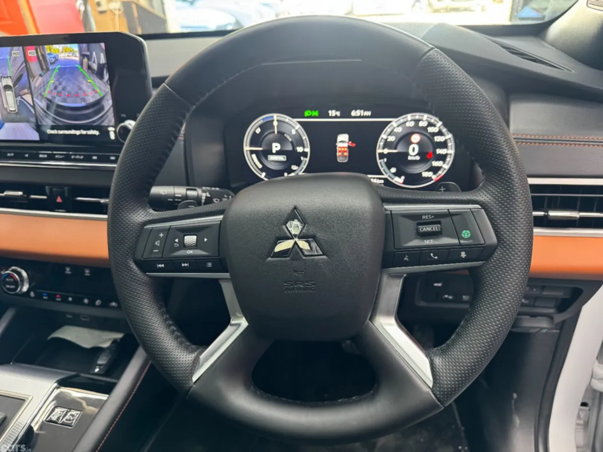Mitsubishi Outlander SUV, Petrol Plug-in Hybrid, 2024, White