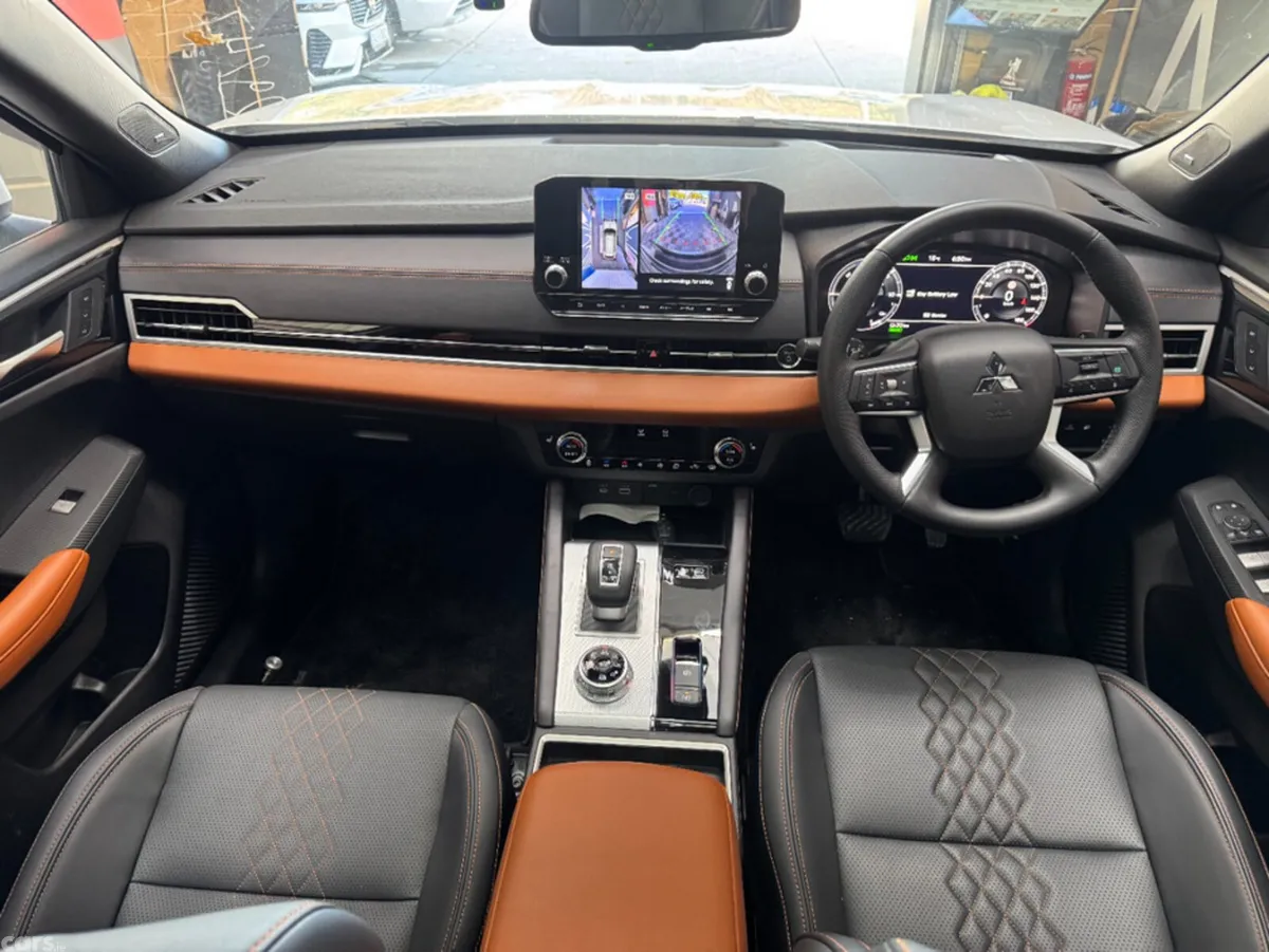 Mitsubishi Outlander SUV, Petrol Plug-in Hybrid, 2024, White