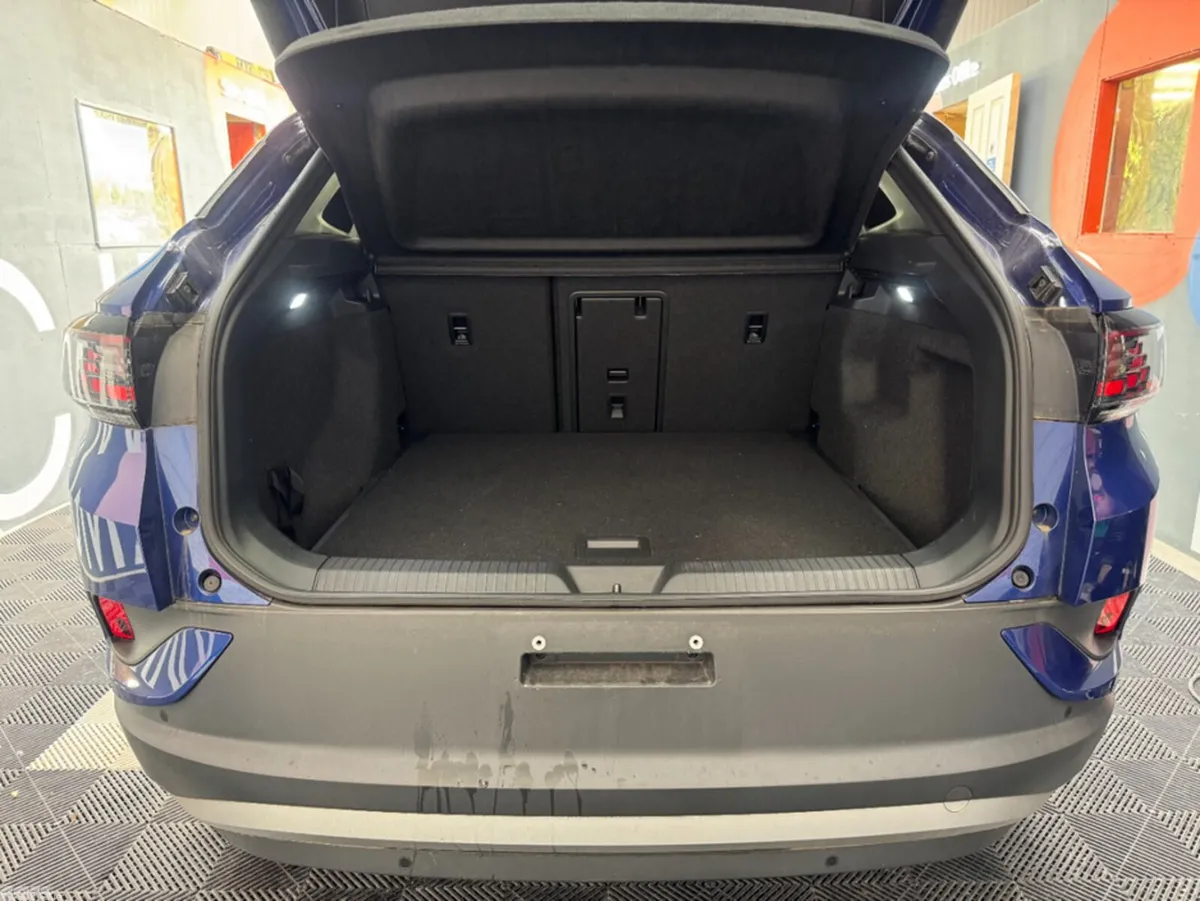 Volkswagen ID.4 Hatchback, Electric, 2024, Blue