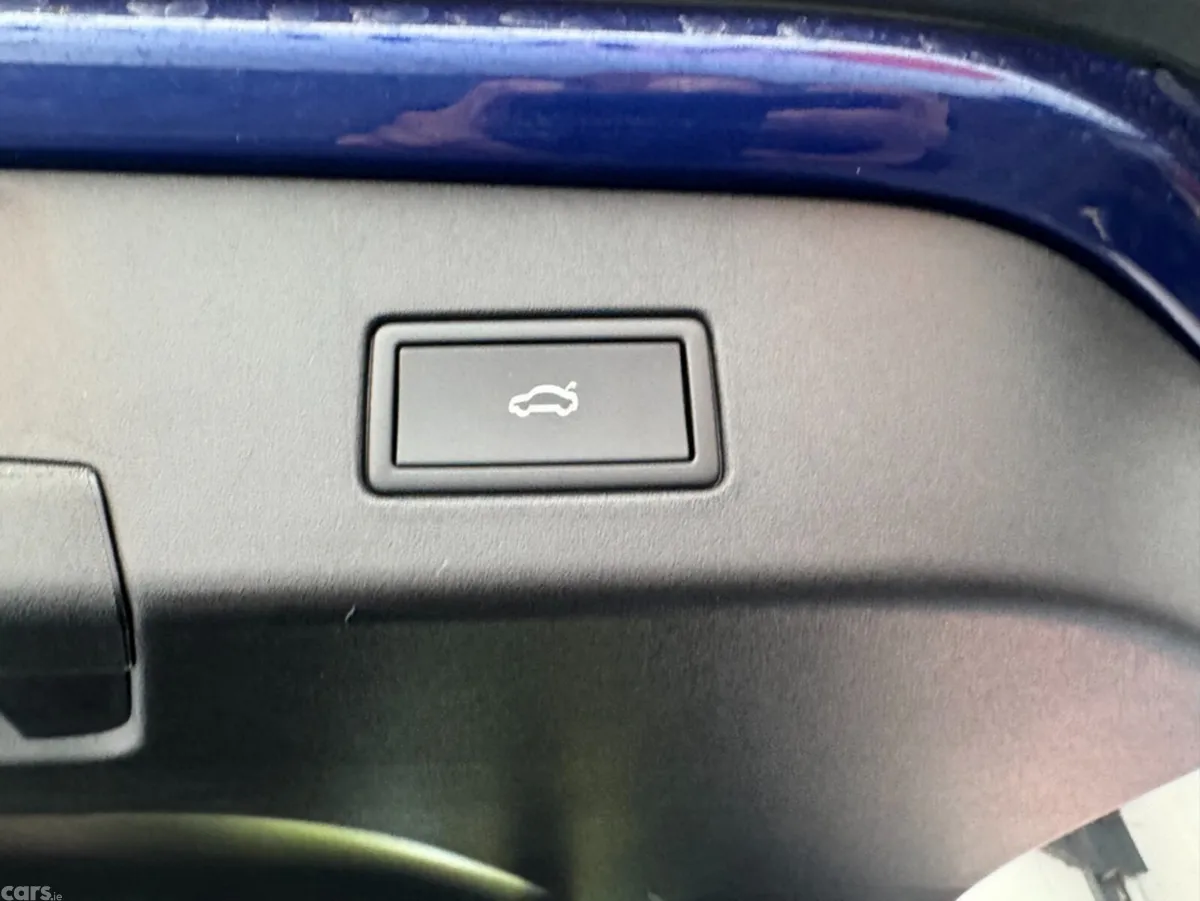 Volkswagen ID.4 Hatchback, Electric, 2024, Blue