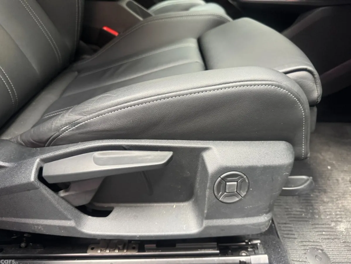 Audi Q4 e-tron SUV, Electric, 2023, White