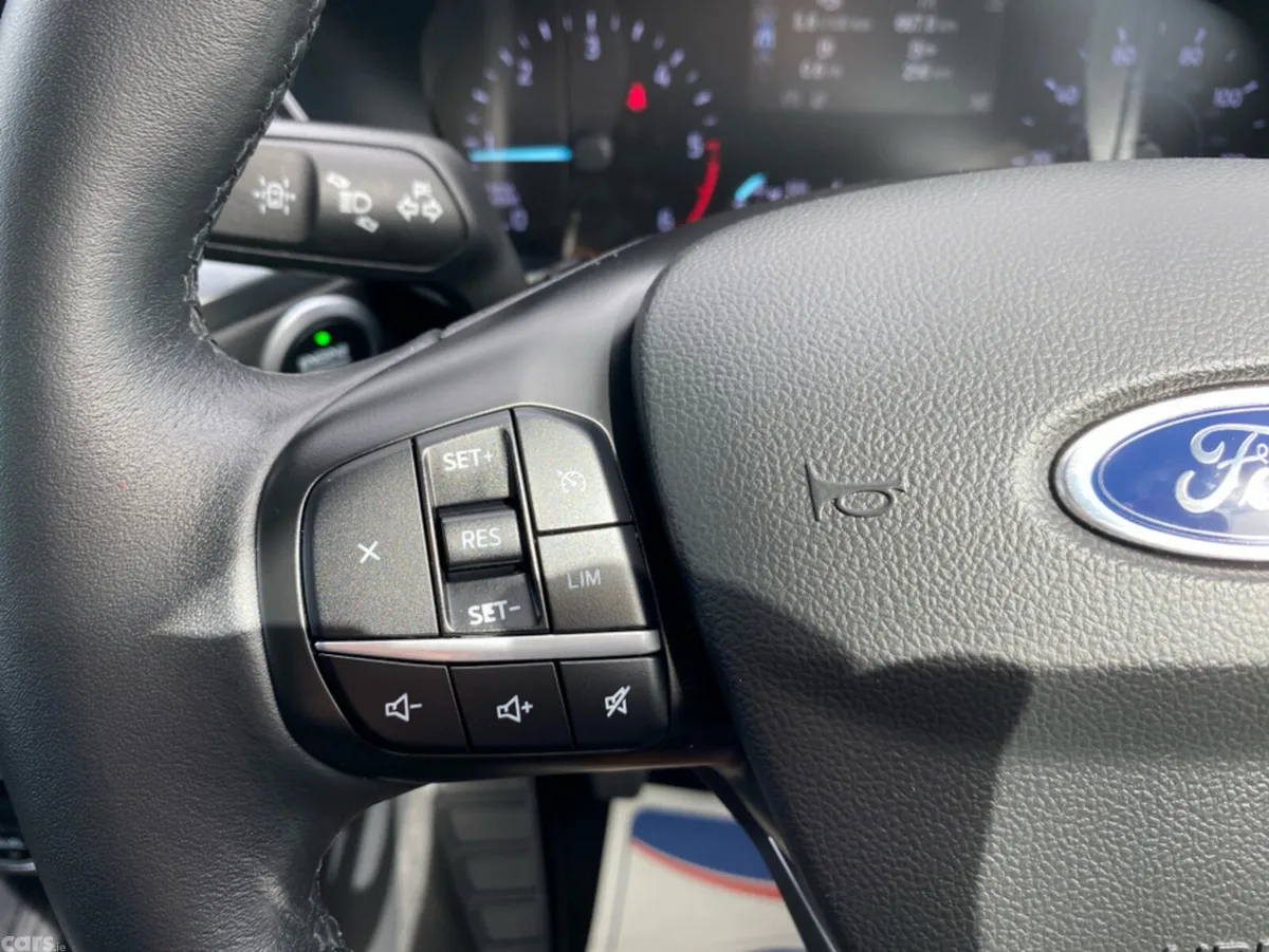 Ford Kuga Hatchback, Diesel, 2021, Blue