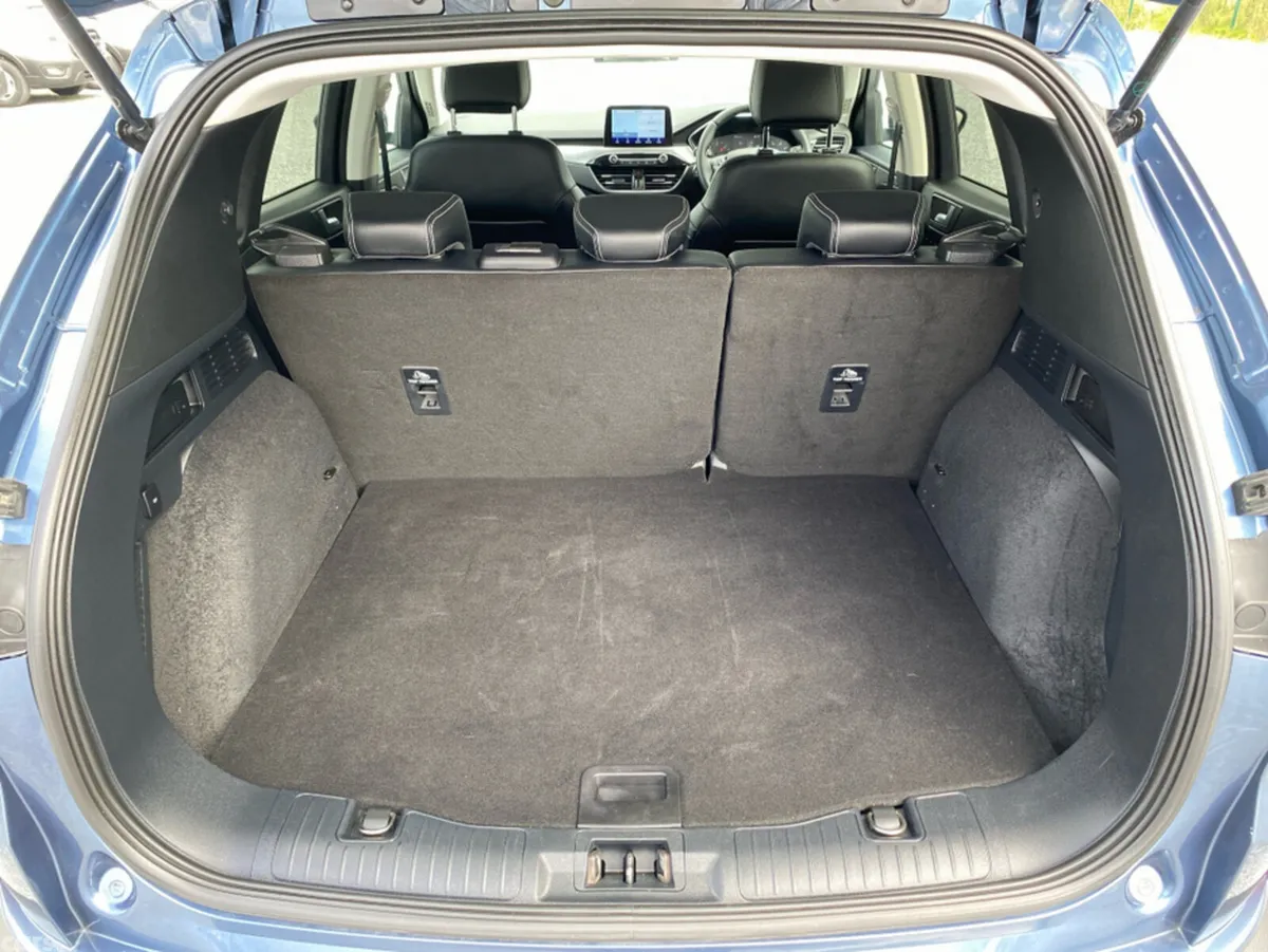Ford Kuga Hatchback, Diesel, 2021, Blue