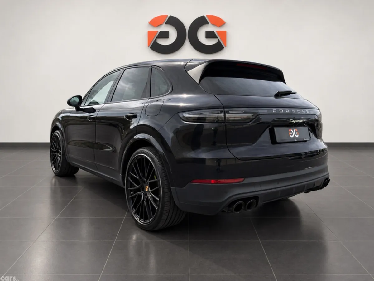 Porsche Cayenne Estate, Petrol Plug-in Hybrid, 2022, Black