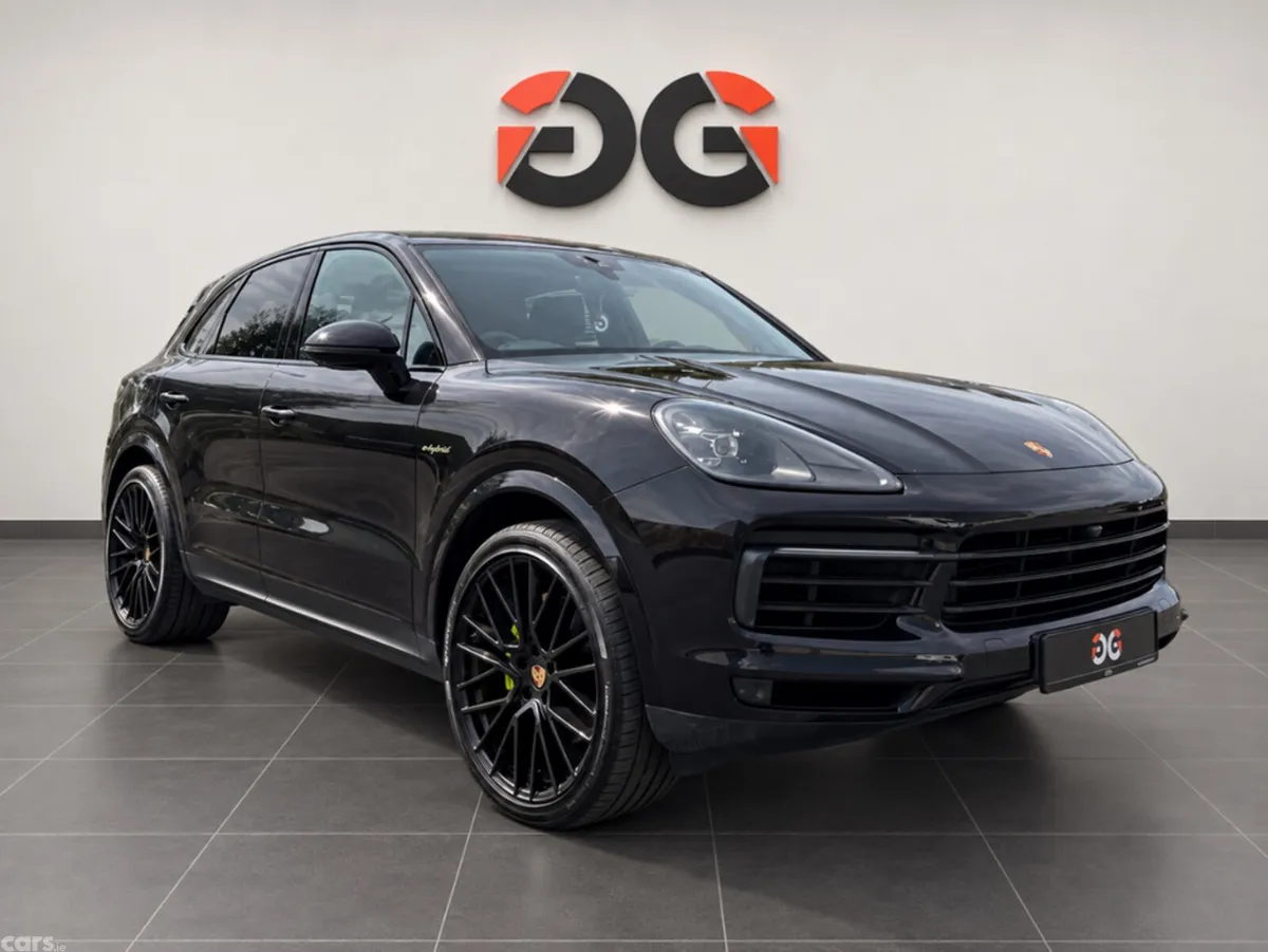 Porsche Cayenne Estate, Petrol Plug-in Hybrid, 2022, Black