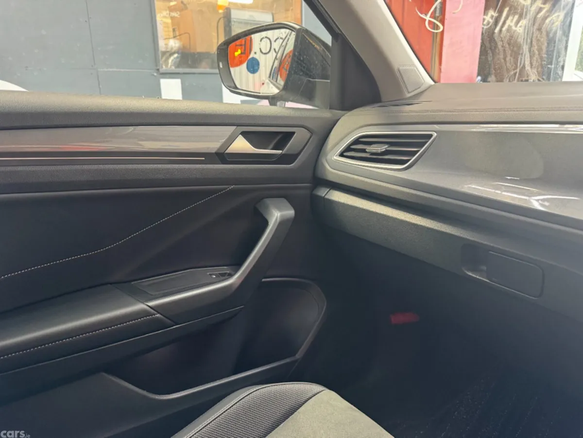 Volkswagen T-Roc SUV, Diesel, 2024, White