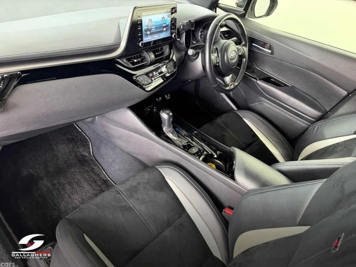 Toyota C-HR SUV, Petrol Hybrid, 2020, White
