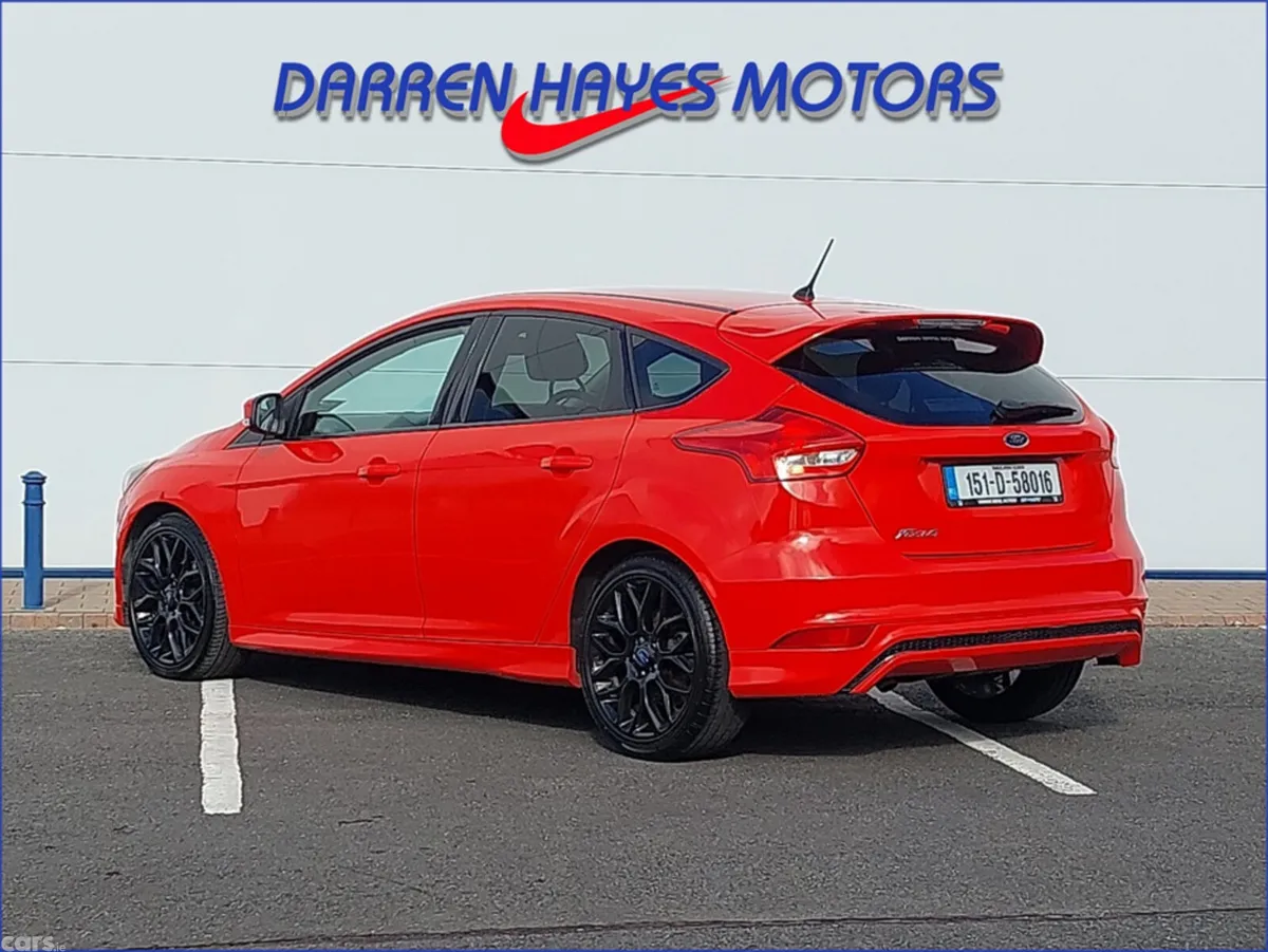 Ford Focus Hatchback, Diesel, 2015, Red