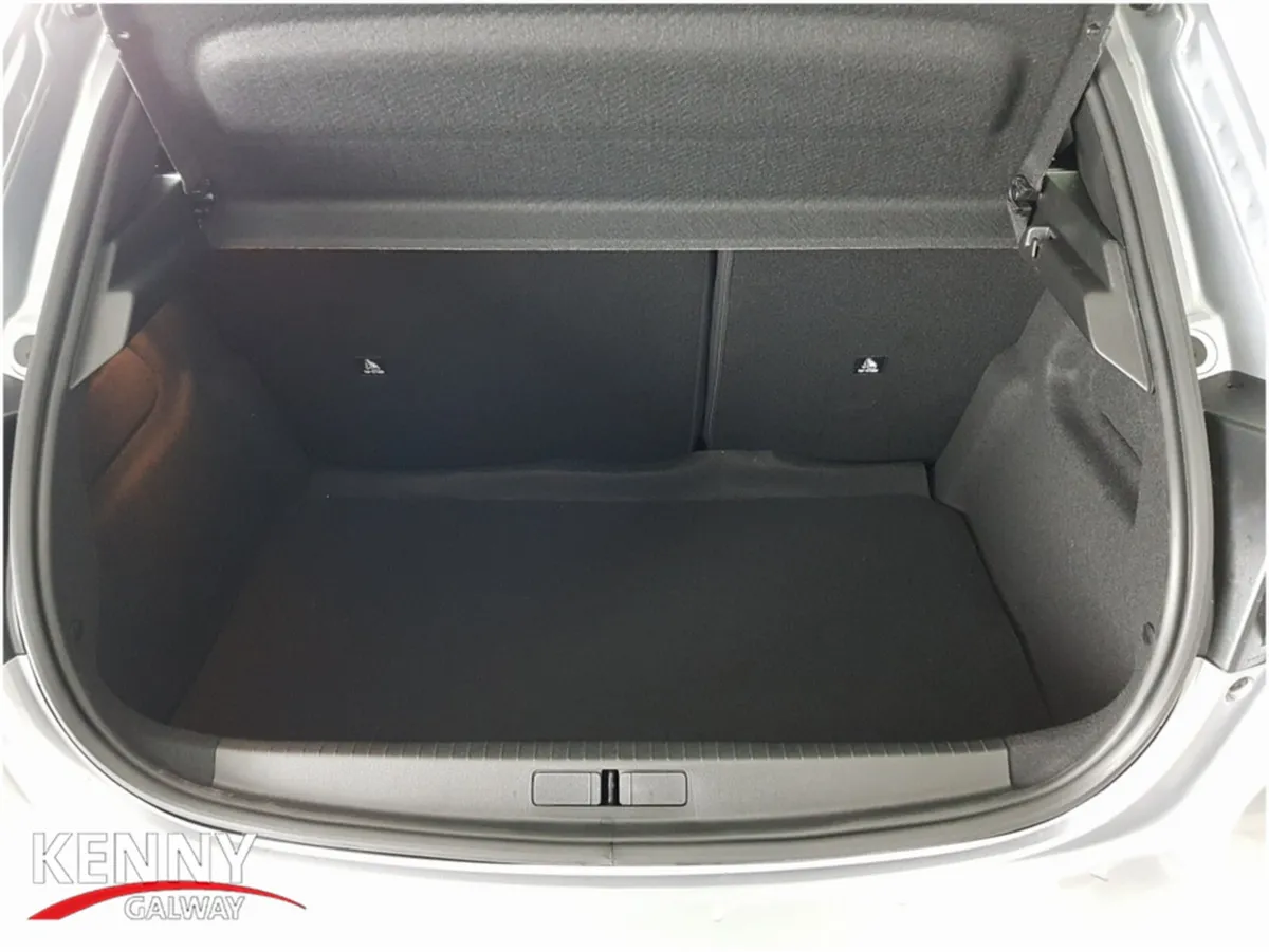 Peugeot 208 Hatchback, Petrol, 2026, Grey