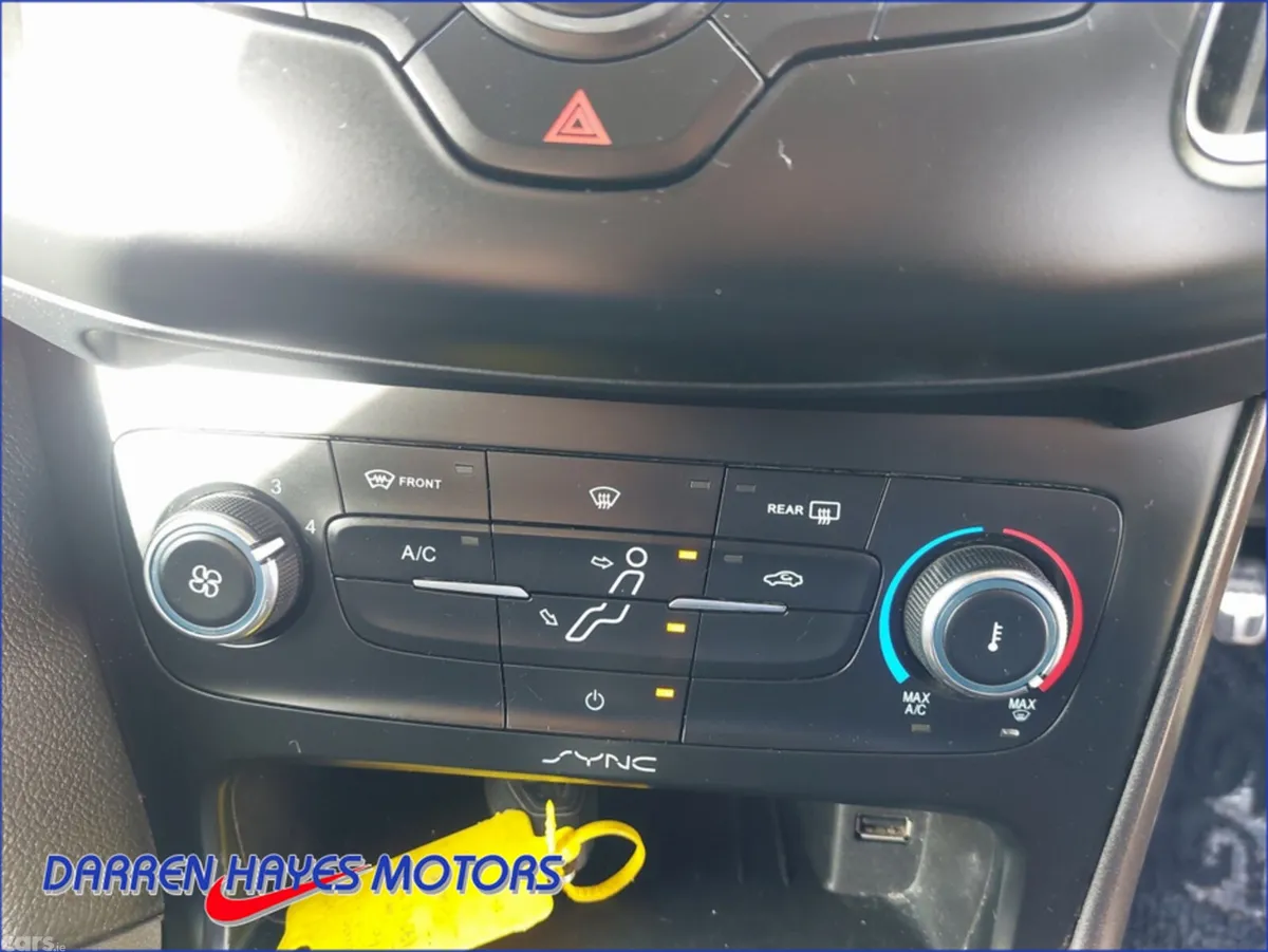 Ford Focus Hatchback, Diesel, 2015, Red